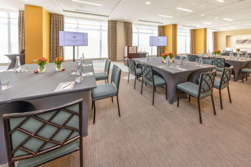 Hotel Arista Нейпървил Екстериор снимка